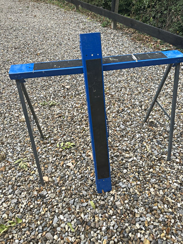 Pair trestle stands - of,